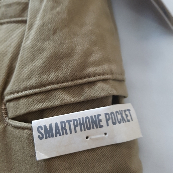 Dockers Men's size 42 khaki colored shorts new - Picture 4 of 6